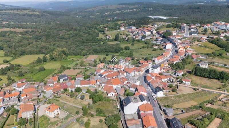 Foto d1000774-96b6-4f9a-ab8c-d42800d0947e. Casa adossada amb calefacció a Forcarei