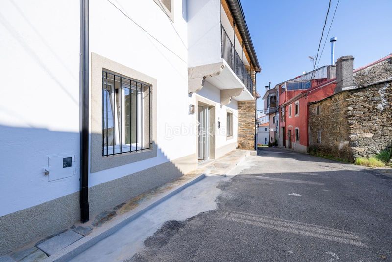 Foto fd6015b3-7be4-48df-baaf-0d2f047fa46c. Casa adossada amb calefacció a Forcarei