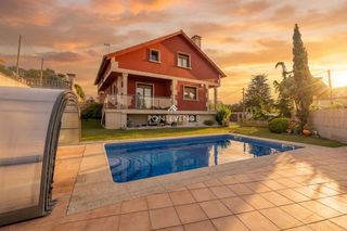 Chalet  Costa dos soldados. Chalet con piscina junto a playa del molino  a guarda