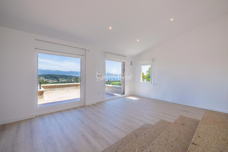 Foto a8be6874-4855-4674-a4d8-0468ead11c39. Casa amb aparcament a Bordóns Sanxenxo