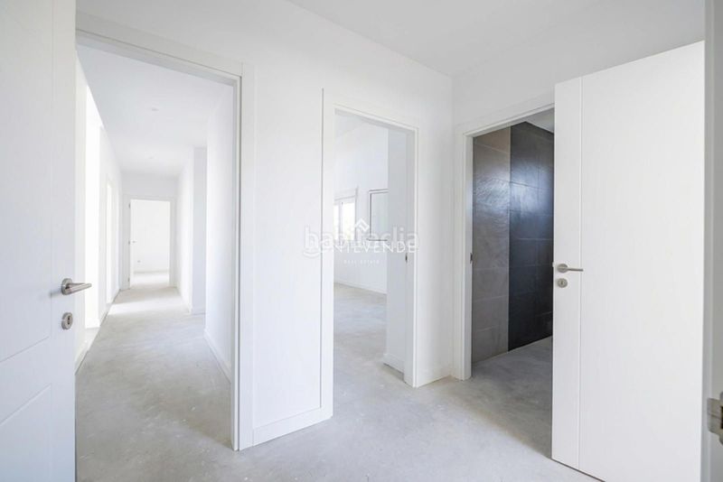 Foto b2f37aa1-da80-45b6-bca9-2ad19015e2fd. Casa amb aparcament a Baiona