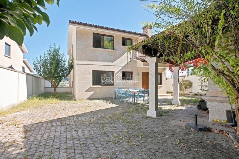 Foto a4e2596c-9a4e-4662-957a-13a7e83098fe. Chalet con riscaldamento parcheggio piscina in Dorrón Sanxenxo
