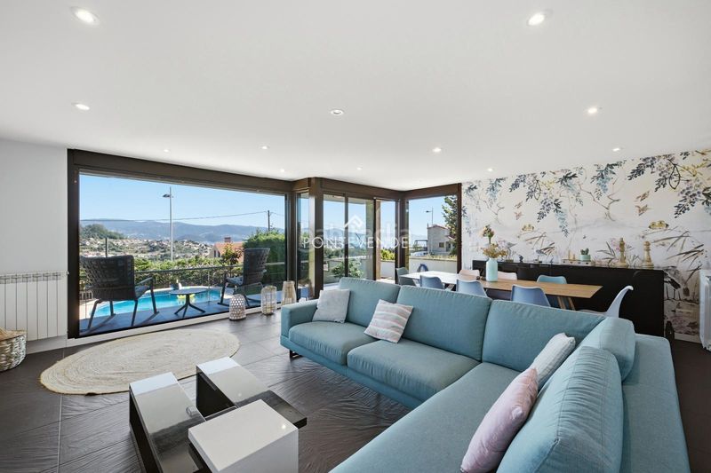 Foto ed47fb03-aabc-4759-b488-d7a95ff71253. Chalet con riscaldamento parcheggio piscina in Dorrón Sanxenxo