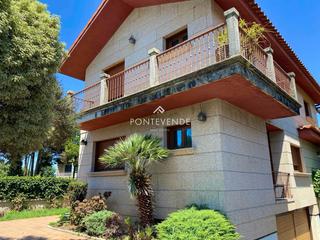 Chalet à Mos. Chalet moderno con jardín a 15 minutos de vigo mos