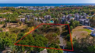 Terreny residencial a Atalaya de rio verde 1. Gran parcela lista para construir en puerto banús
