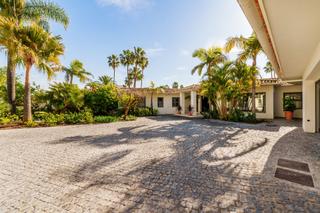 Xalet a La cerquilla 1. Villa en una sola planta en nueva andalucia