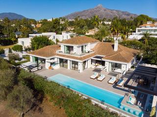 Chalet en Las brisas 1. El mejor estilo de vida en marbella golf y glamour