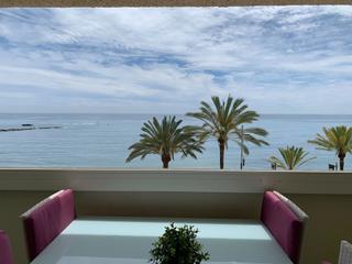 Apartament a Maritimo 1. Apartamento en primera linea con vistas al mar
