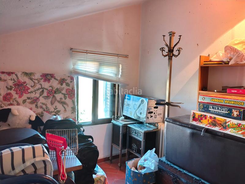 Foto f4cd8012-480a-494b-8ab1-b338266905a7. Chalet with fireplace heating parking in Miraflores de la Sierra