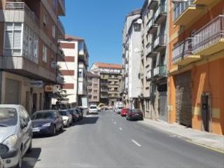Lloguer Local Comercial  Rúa manuel murguía 10. Local comercial 210 mº a pie de calle