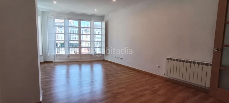Foto 437d3f42-00db-48f6-8c75-0645b9597088. Àtic a Centro Ourense
