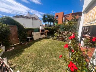 Apartament a Calle diamante 16. Piso de 2 dormitorios y 2 baños con amplio jardín privado en riv