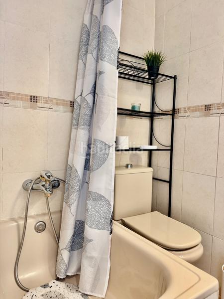 Foto 954c79af-b7c3-4659-bcc5-b6aa1af7d606. Apartamento en calle valladolid 13 gran piso centro reformado y terraza en Fuengirola