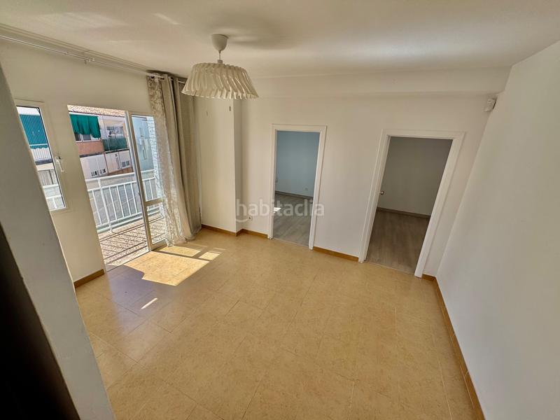 Foto ad8d0a31-83c9-454e-9758-b0c937f06f02. Apartamento en calle valladolid 13 gran piso centro reformado y terraza en Fuengirola
