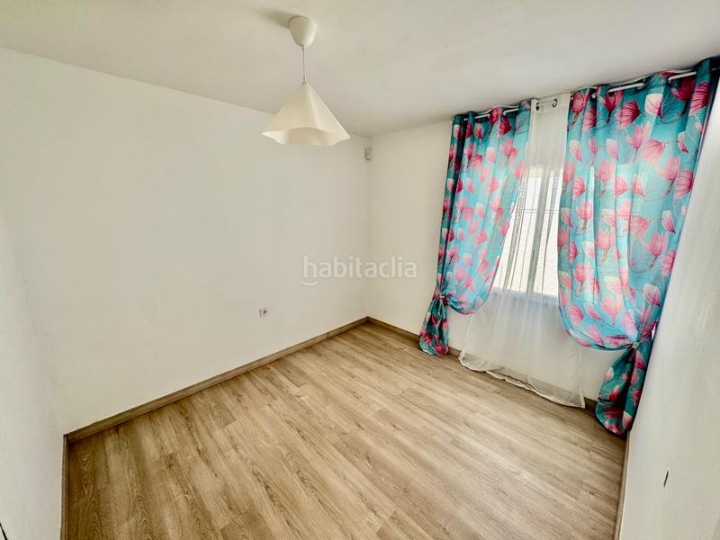 Foto d6bf2269-9c8a-42f2-8103-9dea798e8ca4. Apartamento en calle valladolid 13 gran piso centro reformado y terraza en Fuengirola