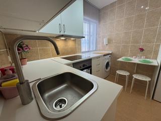 Appartement  Calle valladolid n1. Piso reformado de dos dormitorios y cocina equipada