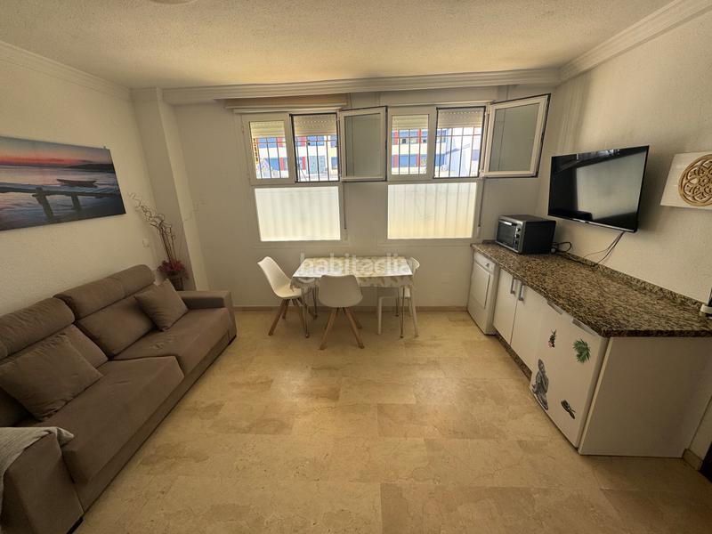 Foto 8c1ee65c-57d4-4aaa-8fab-c935ed5ce9ae. Rent studio in avenida carvajal 39 in Las Gaviotas - Carvajal Fuengirola