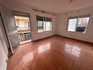 Apartament  Calle maestra concepcin guidet 19. Piso a reformar en el corazon de los boliches