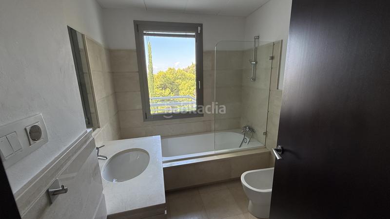 Foto c1f1e116-ef44-46eb-a2a3-220d3e8a8c90. Haus in calle esterlicia 1 in Pinares de San Antón Málaga