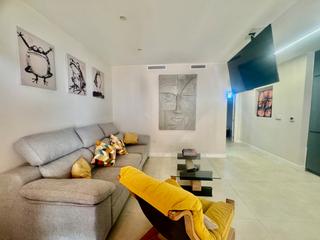 Rent Apartment in Avenida de francia 286. Gran apartamento reformado de larga temporada