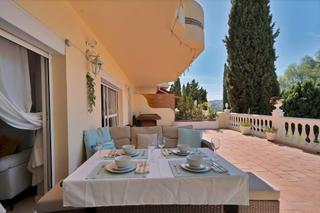 Apartament en Avenida de francia 286. 4 dormitorios, amplia terraza, patio, piscina y garaje