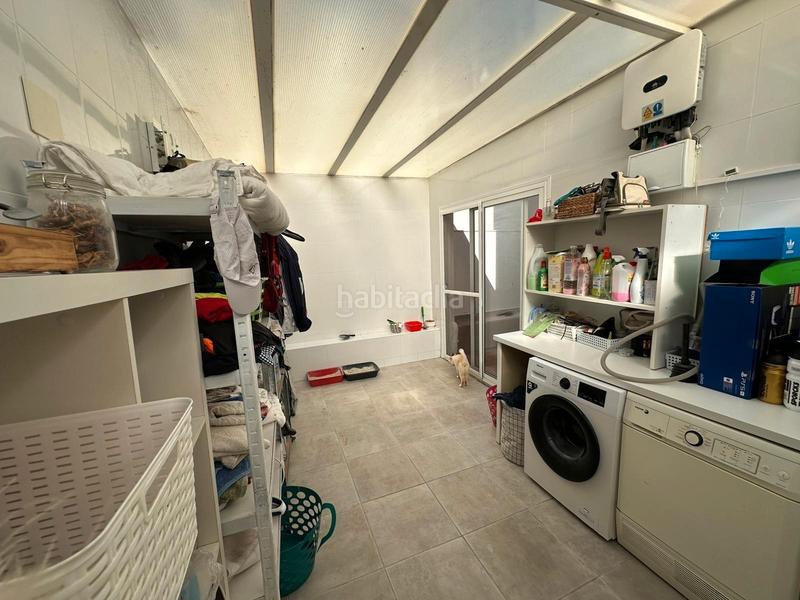 Foto 905f01f2-1a84-4e98-a604-a1bd7683a733. Casa adosada en calle colibrí 2 gran casa adosada en las lagunas con garaje en Mijas