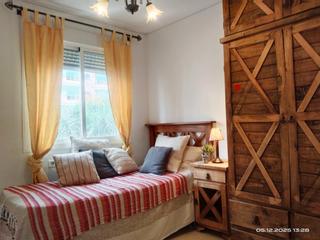 Apartamento en Calle león felipe 11. Gran piso de 2 dormitorios, con garaje y piscina en las lagunas