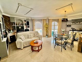 Apartamento en Calle brasil 29-31. �ltima planta en esquina en fuengirola | muy luminoso | gran pot