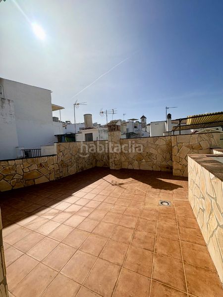 Foto c764a3a5-d55e-4962-9e99-e098161559db. Casa adossada a calle nueva 13 a Guaro