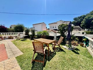Xalet  Calle limonar de calypso. Casa independiente con gran potencial en calahonda – amplia parc