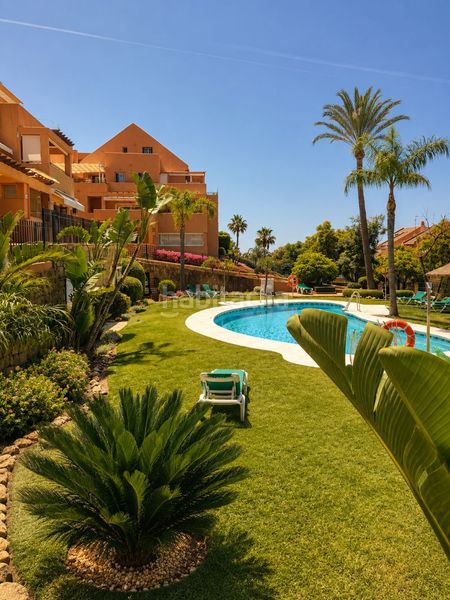 Foto e8151cb9-b823-49dc-a557-7eb11cb4afe0. Apartament amb aparcament piscina a Santa María Marbella