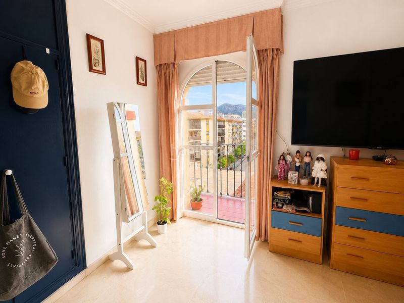 Foto f598c378-24fe-4c67-ad0e-1d16dfb2a9bb. Apartament amb xemeneia a Centro ciudad Fuengirola