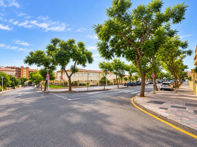 Foto 18a77e17-5d2f-4360-9b91-f29207f7baf2. Pis a calle narciso 6 a Los Pacos Fuengirola