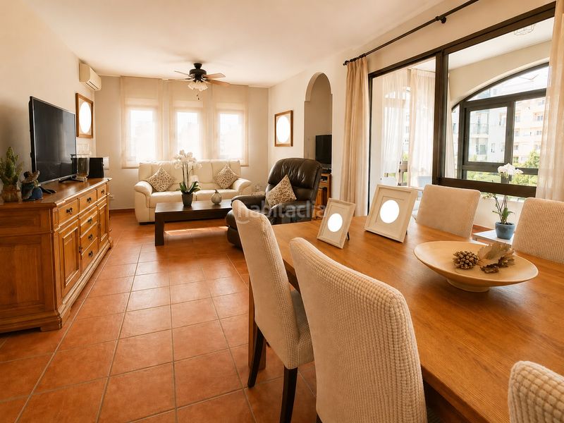 Foto 7aa9f993-de9e-429a-b36d-f94c4eb73f02. Apartament a calle feria de abril 15 a Centro ciudad Fuengirola