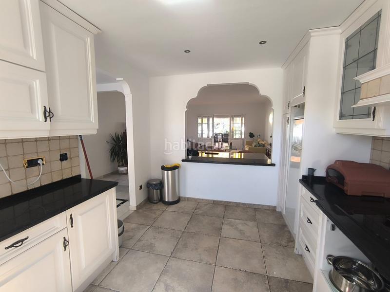 Foto 5b886d02-5f56-4b88-8609-03f1d40c9ab3. Lloguer apartament a calle del dragma 8 a Atalaya - Isdabe Estepona