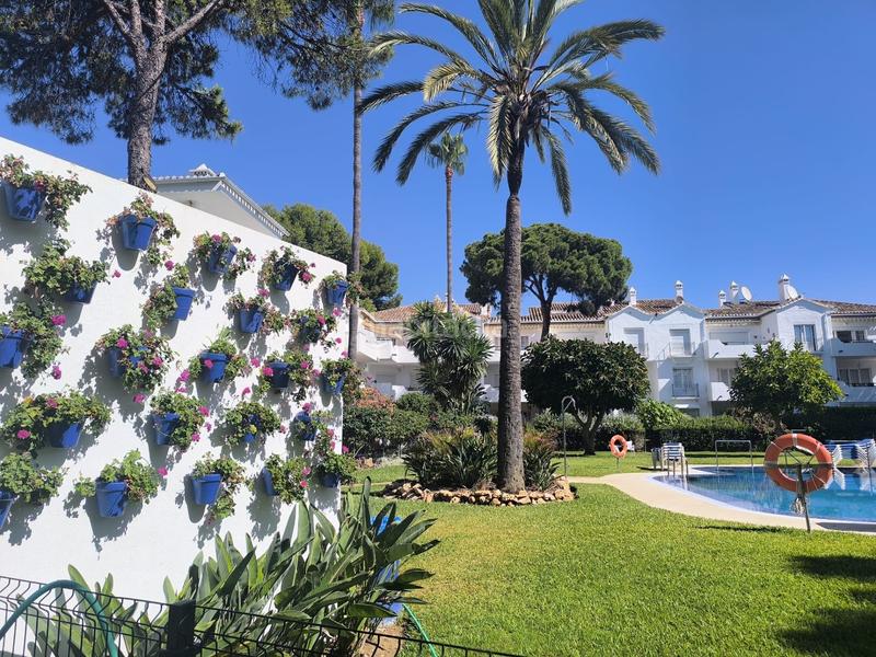 Foto 63f74e66-4e4e-494e-8408-f0845df09fc6. Rent apartment in calle del dragma 8 in Atalaya - Isdabe Estepona
