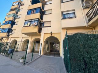 Apartament a Calle antonio chenel antoñete 9. Amplio apartamento con terraza y gran potencial en zona recinto