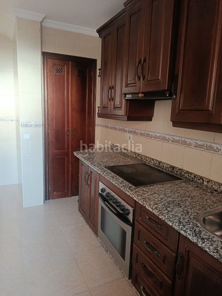 Foto bf7c08e3-e600-402a-a52c-0a2a3cc627be. Casa adossada a Victoria (La)
