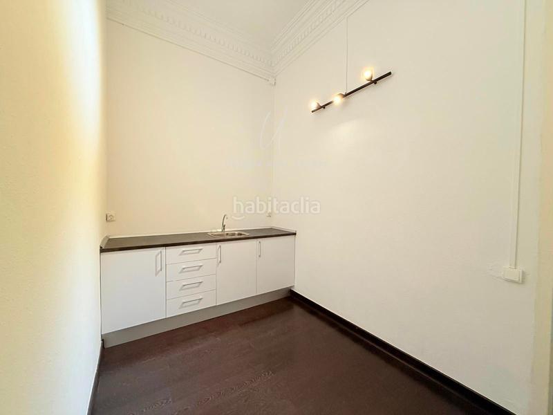 Foto 28291661-b124-4621-b9c1-ed2779f66145. Location bureau avec chauffage dans Putget - Farró Barcelona