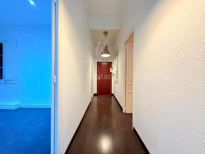 Foto dbdefb55-eeb9-4ffd-b60e-2c0eb9ef9243. Rent office space with heating in Putget - Farró Barcelona