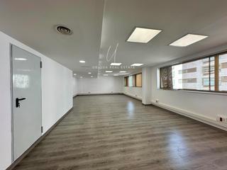 Miete Büro  Calle de joaquim molins, 5. Oficina de 100m en joaquim molins