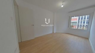 Piso  Covadonga. Piso en venta alquilado hasta 2030 con una renta de 987 al mes