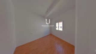 Piso  Rosa de alejandría. Piso de 55m y 3 habitaciones en hospitalet