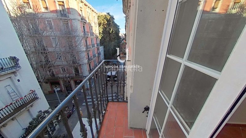 Foto fe1f3843-e202-4d30-9ae1-d592d4af90df. Pis a Sant Antoni Barcelona