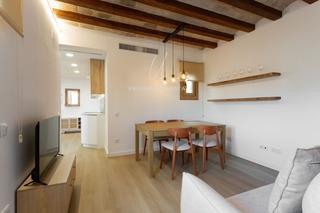 Rent Penthouse  Estruc. Ático totalmente amueblado a escasos metros de plaza cataluña
