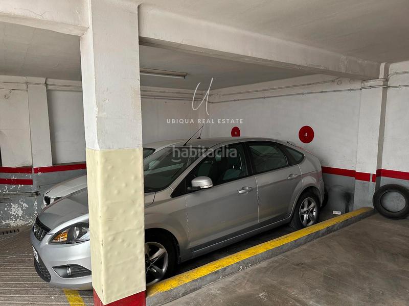 Foto 9fd6dec0-6b18-4ffe-84cc-f1e1a2e874d1. Autoparkplatz in Fort Pienc Barcelona