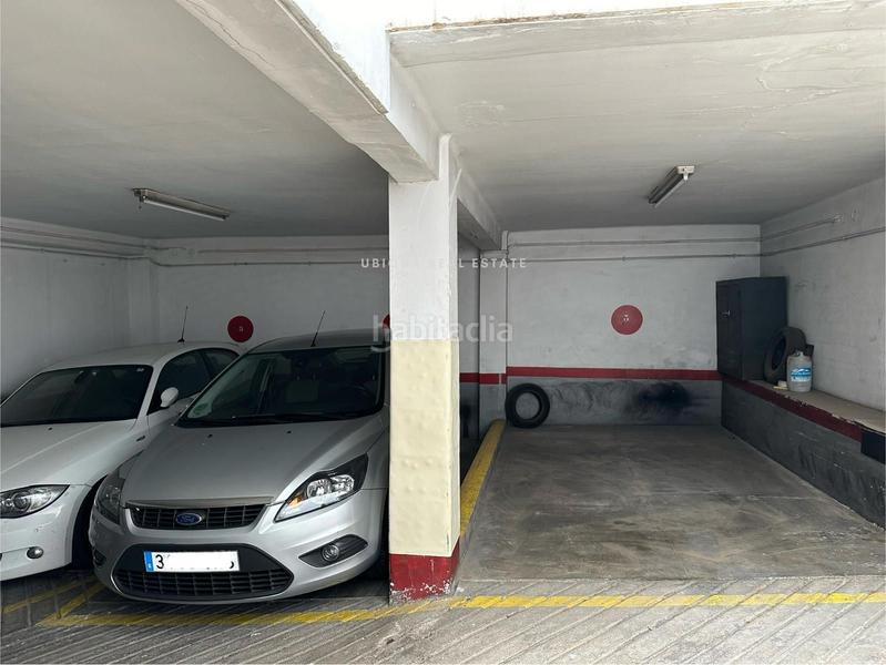 Foto bf49fe16-8844-4fc7-b2ab-c917bc62acdf. Autoparkplatz in Fort Pienc Barcelona