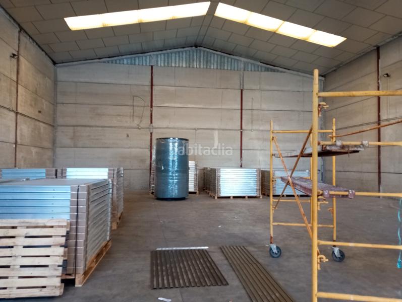 Foto 17b44e04-e07b-4f28-b70d-1c3c4649e6b2. Location bâtiment à usage industriel dans Camas