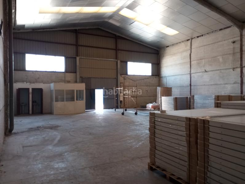 Foto 17c33fac-9fa9-4ed5-b950-087cf33e5340. Location bâtiment à usage industriel dans Camas