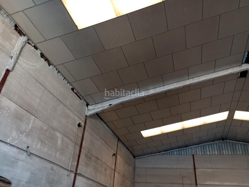 Foto 28a49fdf-c8ae-4172-937f-f54f6e5b53ca. Location bâtiment à usage industriel dans Camas